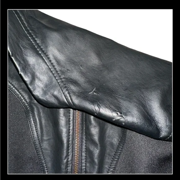 Marvel Women's Black Leather Jacket size medium - Picture 6 of 12
